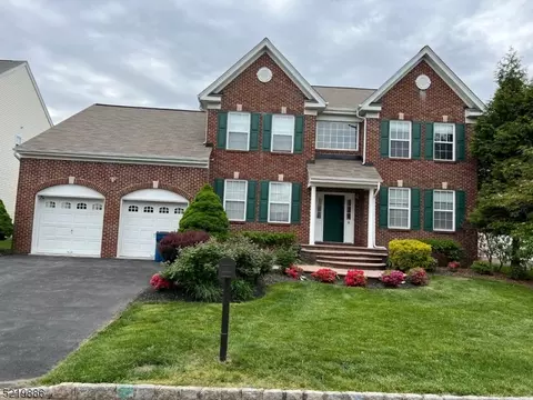 48 Treetops Cir, Princeton, NJ 08540