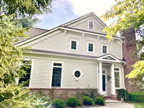 7 Mallet Ln, Far Hills, NJ 07931