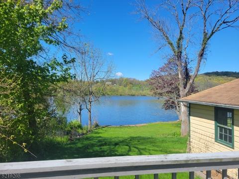 19 Clove Ave, Sussex, NJ 07461