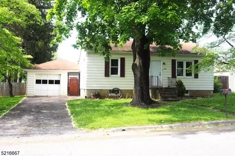 515 Lynda Rd, Phillipsburg, NJ 08865