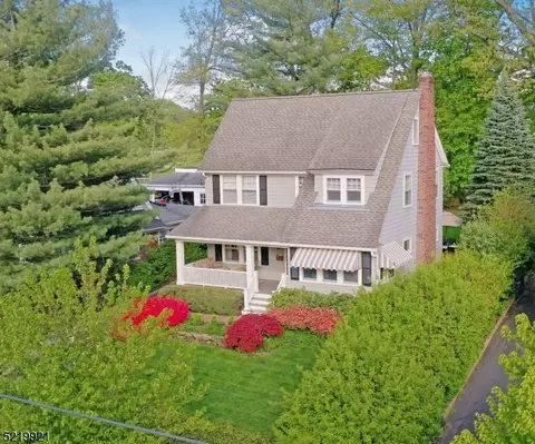 21 Wayland Dr, Verona, NJ 07044