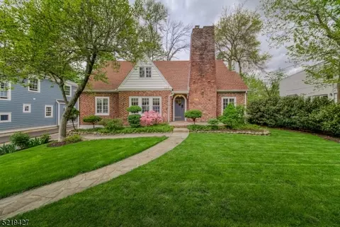 125 N Passaic Ave, Chatham, NJ 07928