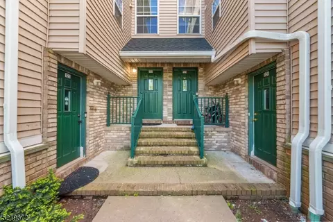 105 Rip Van Dam Ct, Belle Mead, NJ 08502