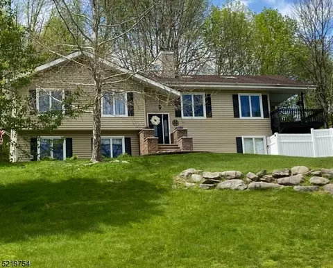 11 Kearny Dr, Wantage, NJ 07461