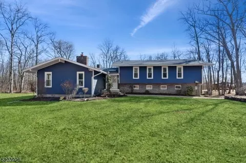 11 Plum Brook Rd, Flemington, NJ 08822