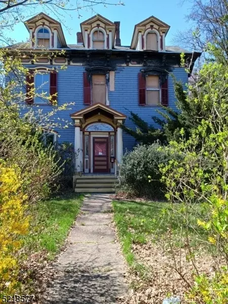 95 Grove St, North Plainfield, NJ 07060