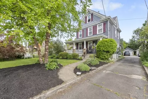 305 Lakeside Ave, Pompton Lakes, NJ 07442
