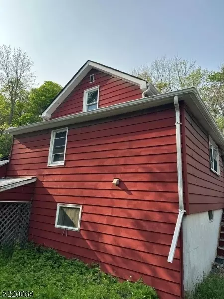 23 Lenape Rd, Andover, NJ 07821