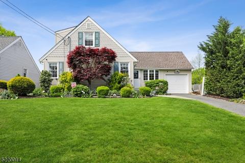 324 West Ln, Clark, NJ 07066