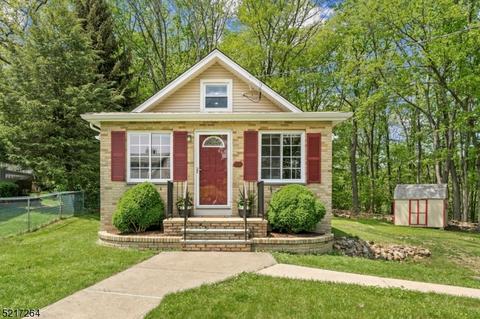 33 Mendes St, Denville, NJ 07834