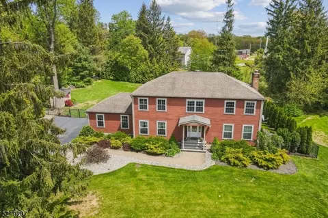 27 Wilkinson Rd, Randolph, NJ 07869