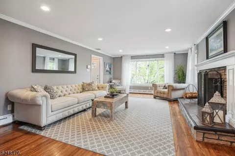 15 Roosevelt Blvd, Caldwell, NJ 07006