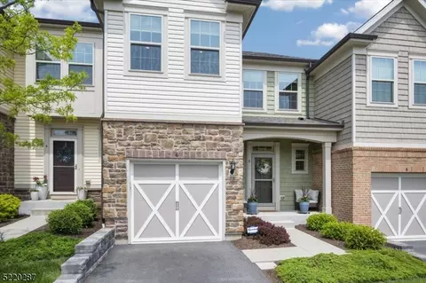 6 Albert Ct, Randolph, NJ 07869