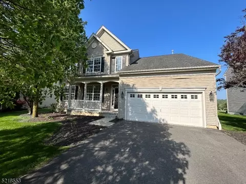 3 Crestview Dr, Clinton, NJ 08809