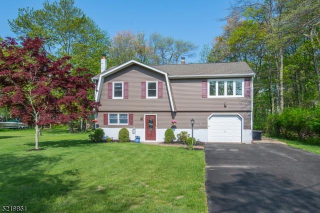 18 Washington Trl, Hopatcong, NJ 07843