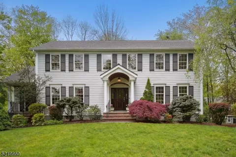 37 Thornley Dr, Chatham Twp, NJ 07928