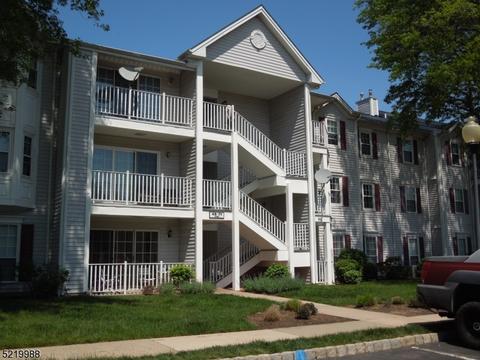 67 Amethyst Way, Franklin Park, NJ 08823