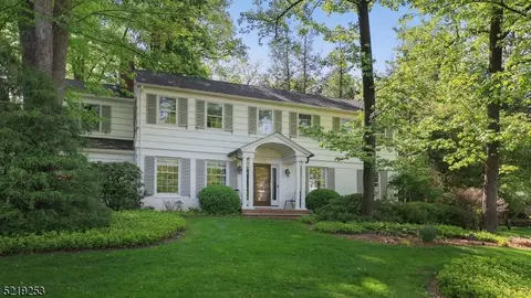 949 Woodmere Dr, Westfield, NJ 07090