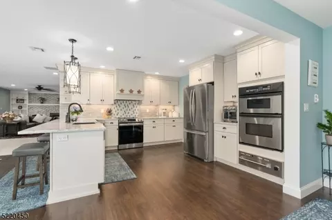 34 Hampton Hts, Lafayette, NJ 07848