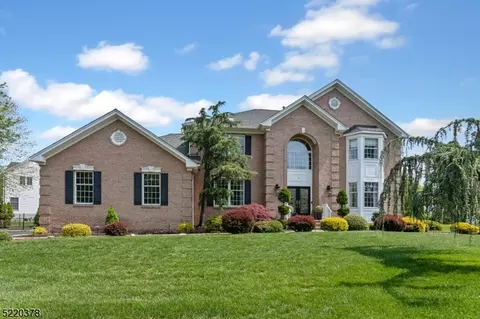 3 Briarwood Ct, Hanover, NJ 07981