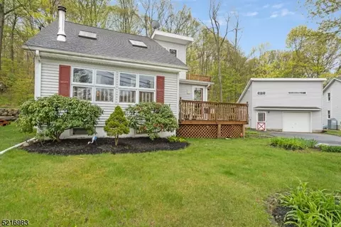 62 Brady Rd, Jefferson, NJ 07849