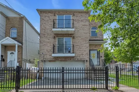 376 14th Ave, Newark, NJ 07103