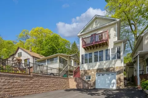 7 Iowa Ave, Jefferson, NJ 07849