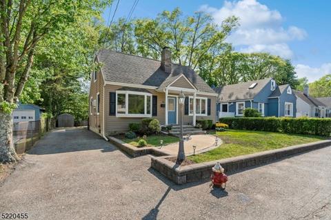 41 Skyline Lake Dr, Ringwood, NJ 07456