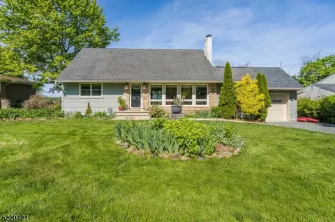 23 Georges Pl, Clinton, NJ 08809