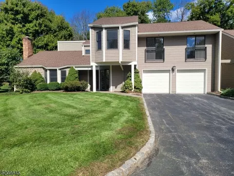 12 Sarazen Ct, Florham Park, NJ 07932