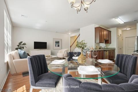 611 Lopez Ln, Morris Plains, NJ 07950
