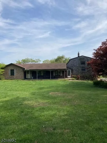 142 N Four Bridges Rd, Washington Twp, NJ 07853