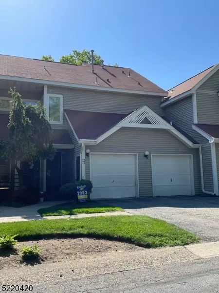 76 Red Oak Ter, Oak Ridge, NJ 07438