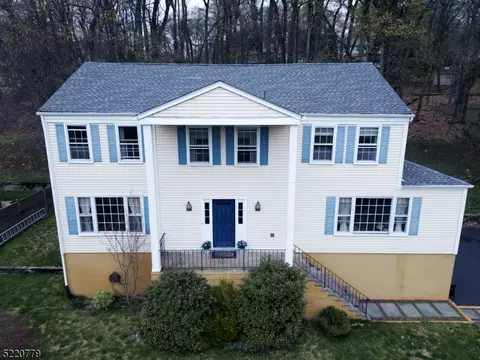 27 Ash Ln, Randolph, NJ 07869