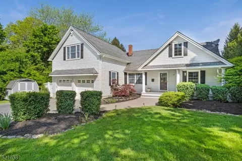 9 Garabrant St, Mendham, NJ 07945