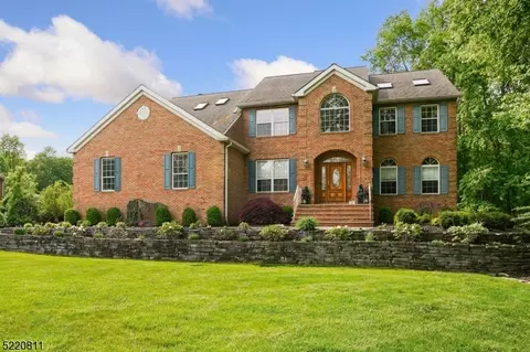 133 Big Piece Rd, Fairfield, NJ 07004