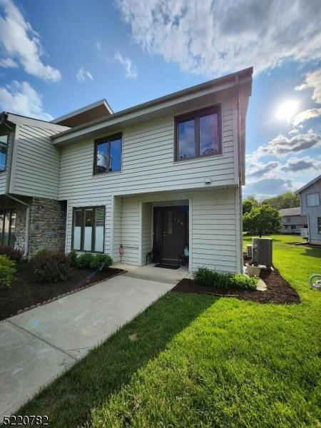 170 Cherokee Rd, Lafayette, NJ 07848