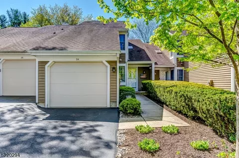 24 Stone Run Rd, Bedminster, NJ 07921