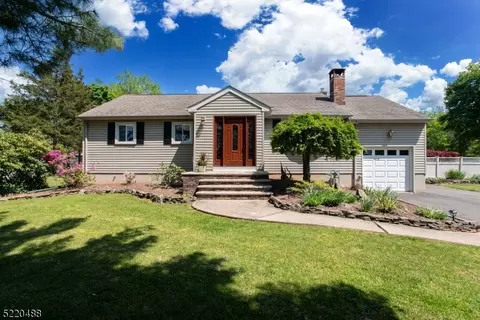 3 Lynn Ct, Hillsborough, NJ 08844