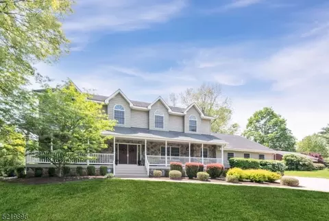 9 Meadowview Rd, Bernards, NJ 07920