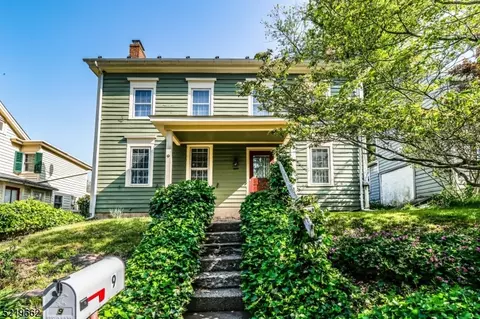 9 Mill St, Alexandria, NJ 08867