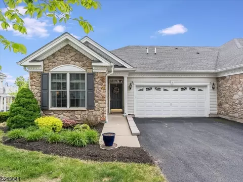 37 Talus Rd, Little Falls, NJ 07424