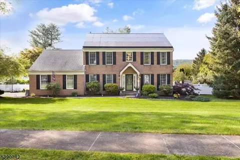 2 Inverrary Ave, Washington, NJ 07882