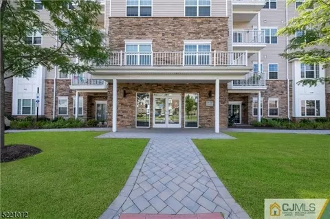 237 Luca Dr, Piscataway, NJ 08854