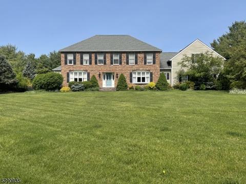 17 Deire Dr, Sparta, NJ 07871