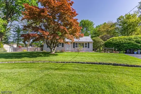 6 Laverty Ct, Roxbury Twp., NJ 07876
