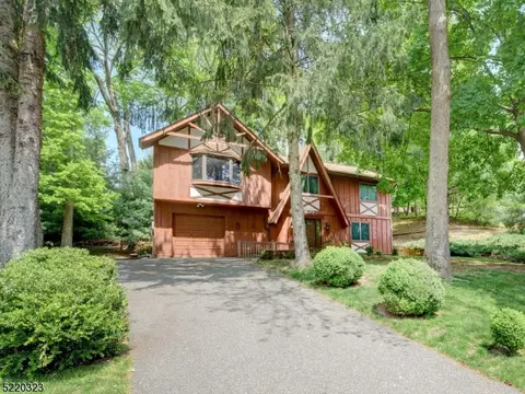 620 Sandra Dr, Mount Arlington Boro, NJ 07850