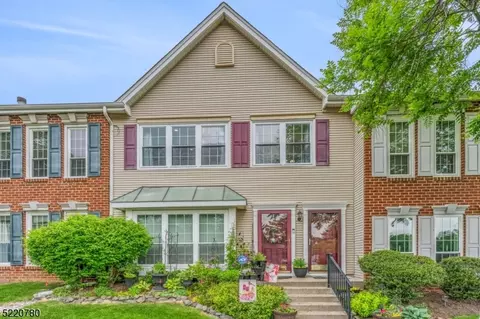 134 Amethyst Way, Franklin Park, NJ 08823