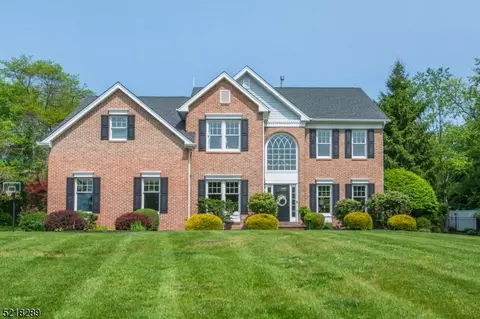 31 Ranney Rd, Long Valley, NJ 07853