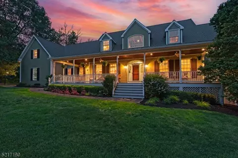 58 Pine Hill Rd, Stockton, NJ 08559